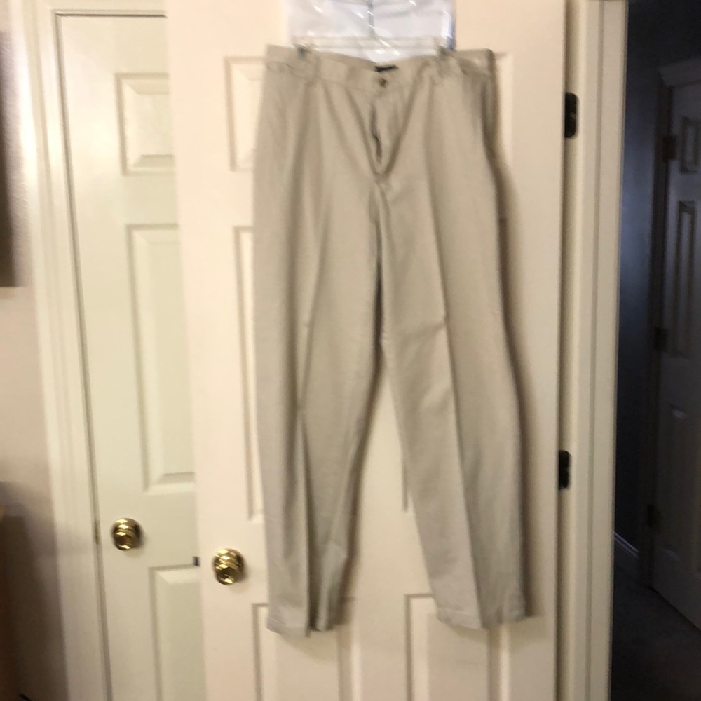 Ladies stretch khaki pant